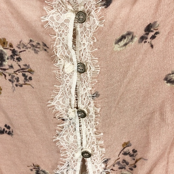 Rewind Pink floral lace back sweater long sleeved - Picture 6 of 6
